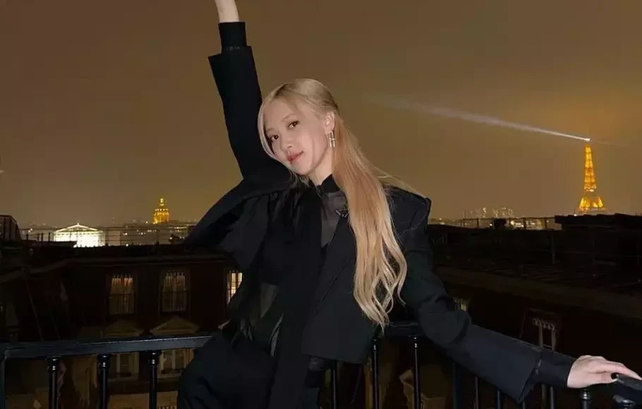 Rose BLACKPINK Resmi di THE BLACK LABEL, Ini Rencana Barunya!