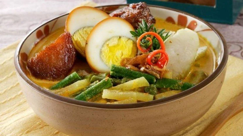 Resep Lontong Sayur Sederhana dan Lezat: Sarapan Favorit Keluarga (Ilustrasi)