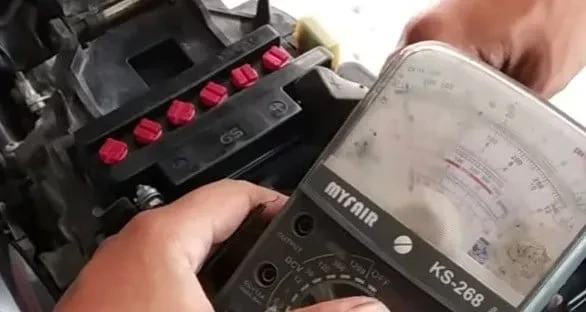 Cara Mudah Jaga Aki Motor Keyless Tetap Awet