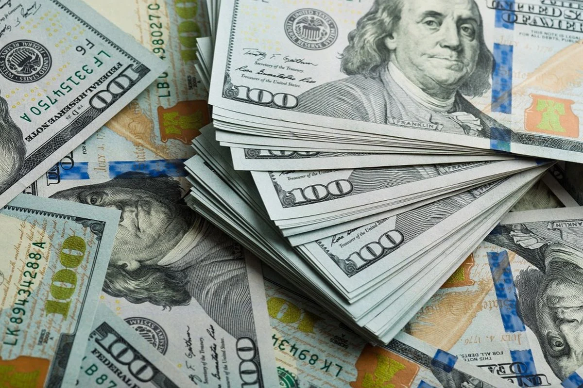 Dolar AS Naik Gila-gilaan, Apa Kabar Rupiah?