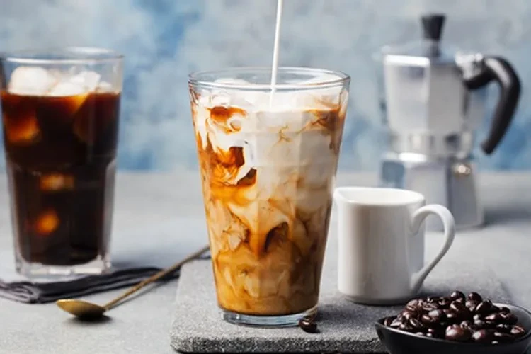 Cara Bikin Es Kopi Susu Slushy Ala Cafe, Gampang Banget, Bisa Buat Sendiri di Rumah!