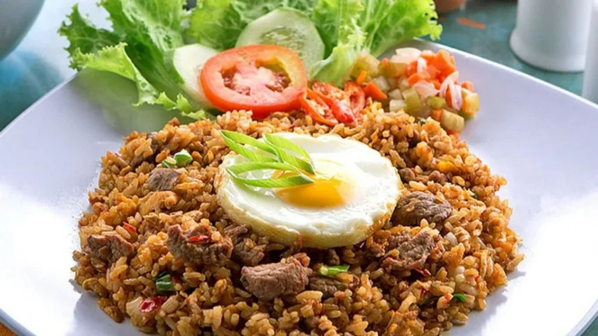 Nasi Goreng: Sarapan Favorit yang Praktis dan Mudah Dibuat (Ilustrasi)
