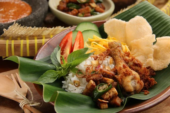 Sarapan Favorit Legendaris: Nasi Uduk Betawi Sejak 1950 (Ilustrasi)