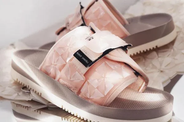 Pilihan Sandal Lebaran Perempuan 2024: Nyaman Dipakai, Gaya Tetap On Point!