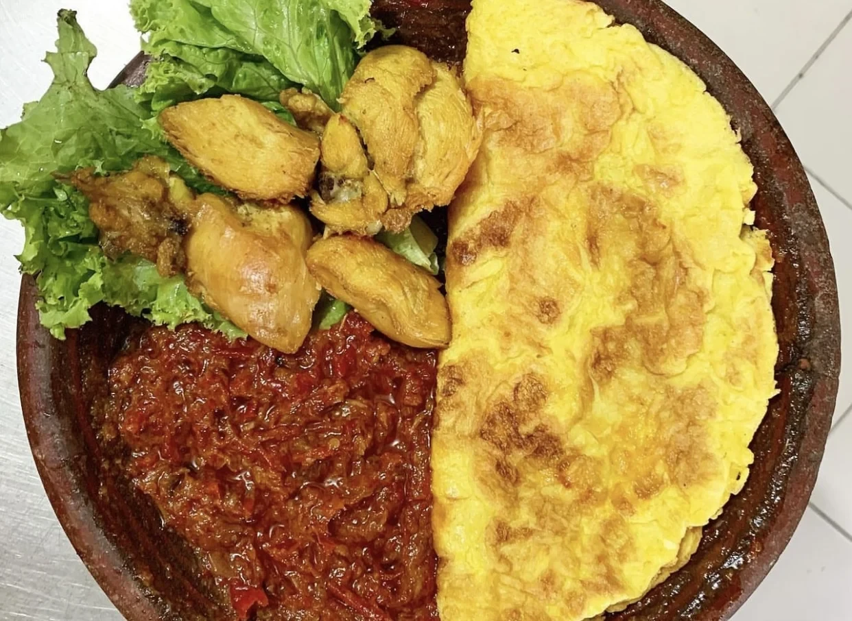 Resep Telor Penyet: Hidangan Sederhana yang Menggugah Selera