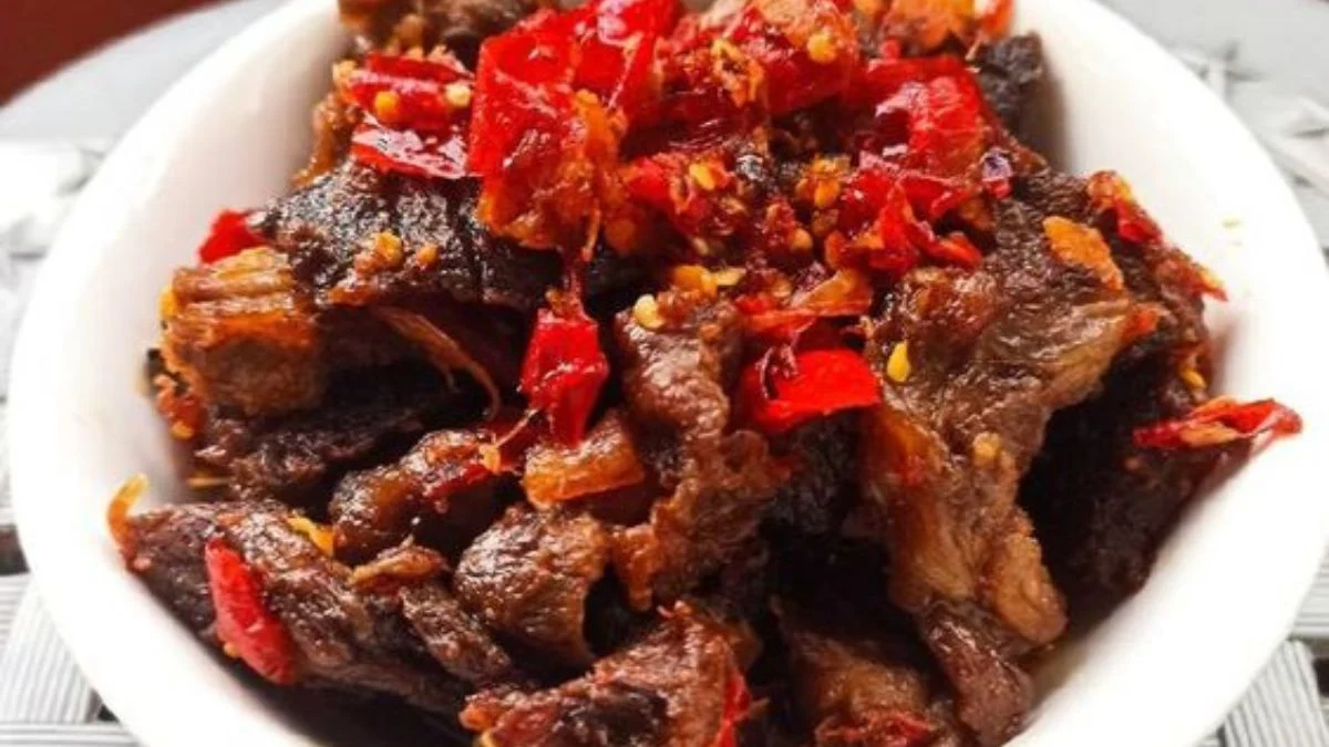 Kuliner Pedas Nan Menggugah: Resep Dendeng Balado Kering yang Memikat Selera