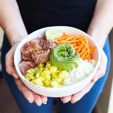 Resep Poke Bowl Sehat dan Praktis untuk Ibu Muda Aktif