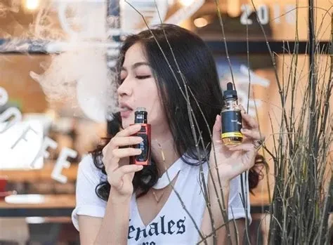 Vape Beneran Lebih Aman dari Rokok? Ini Kata Dokter Paru