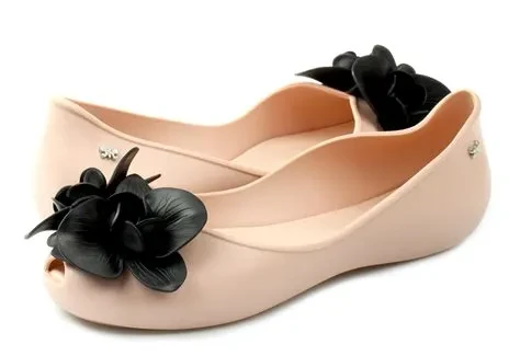 Tips Memilih Sepatu Karet Wanita: 5 Produk Terbaik dengan Harga Terjangkau, Wajib Pakai di Hari Raya!!