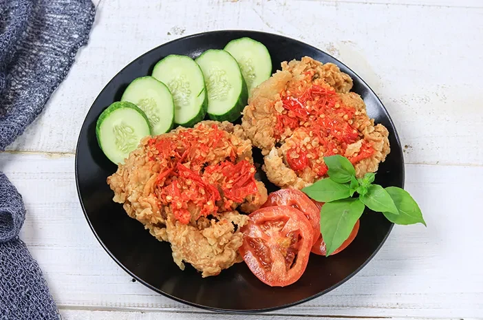 Rahasia Ayam Geprek Sambal Cikur Enak dan Mudah Dibikin Sendiri (Ilustrasi)