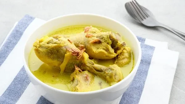 Resep Bumbu Opor Ayam Kuning: Kelezatan Tradisional untuk Idul Adha