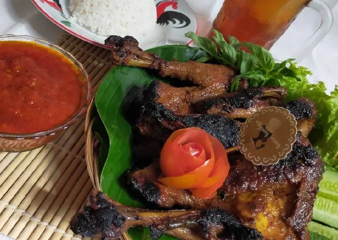 Ayam Bakar Solo: Menjelajahi Cita Rasa Istimewa dan Resep Otentik (Ilustrasi)