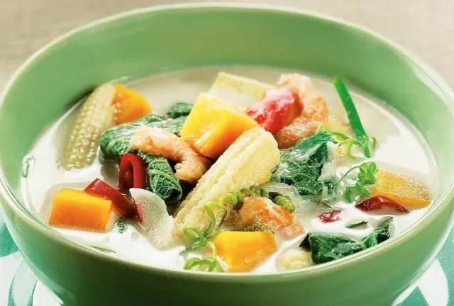 Bingung Masak Apa? Yuk Coba 7 Varian Resep Sayur Lodeh Ala Rumahan dan Resto yang Mudah dan Lezat Ini!!