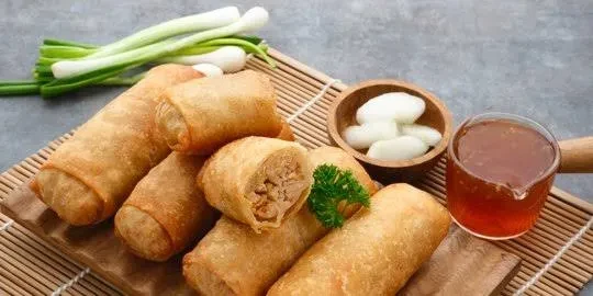 Cara Praktis Bikin Mini Lumpia Semarang Gurih untuk Camilan di Rumah