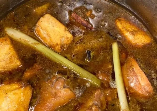 Cara Gampang Bikin Semur Ayam Tahu Ala Chef Rudy Choirudin, Dijamin Bikin Ketagihan!