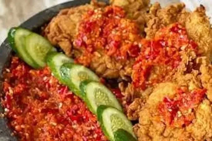 Resep Membuat Ayam Geprek Jadi Jumbo: Krispi, Gurih, Pedas!