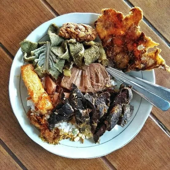 Kuliner Khas Malang yang Wajib Masuk Daftar Kulineranmu