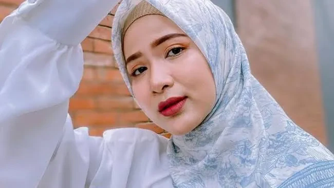 5 Tips Memakai Hijab untuk Wajah Bulat