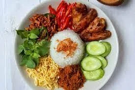 Pedasnya Spicy Ramen Cake, Kue Gurih yang Beda dari Biasanya