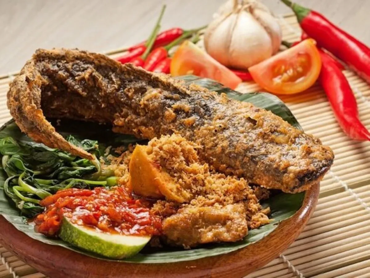 5 Tempat Makan Keluarga di Cirebon yang Punya Menu Lezat dan Area Makan Luas!