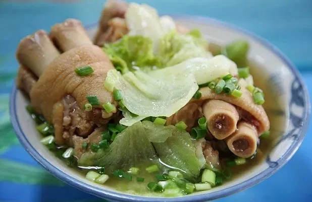 Jangan Ketinggalan! Resep Sop Kikil Sapi Gurih untuk Kenikmatan Idul Adha yang Berbeda!