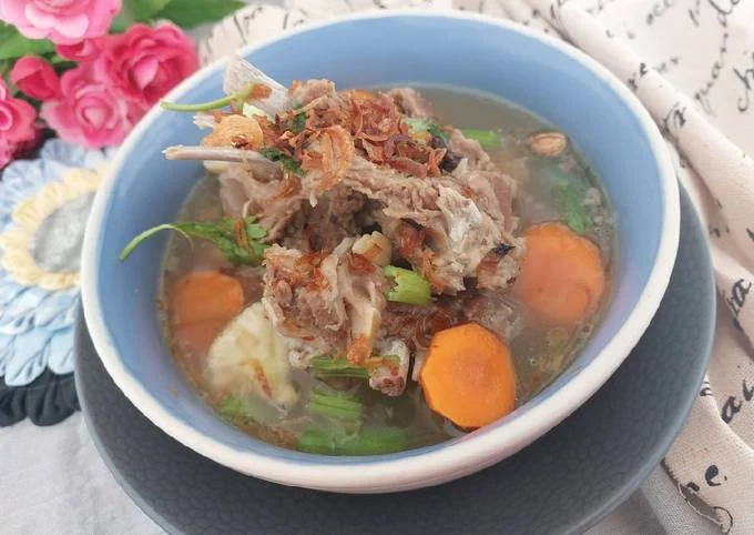 Sup Kambing Bening: Hangatkan Tubuh dan Jiwa di Musim Hujan (Ilustrasi)