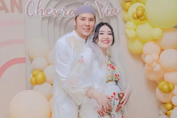 4 Gaya Modis dan Mempesona Saat Hamil Setiap Hari ala Via Vallen