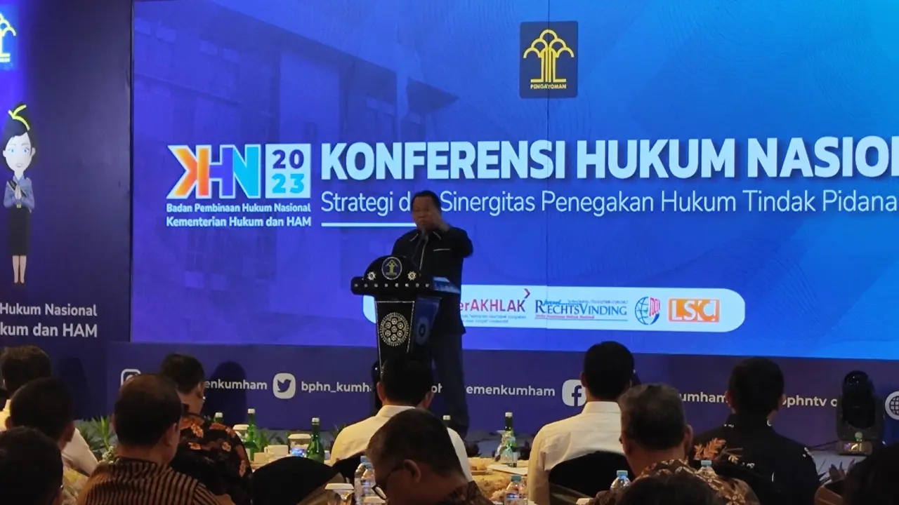 Hakim Mk Arief Hidayat Pakai Baju Hitam: Mk Sedang Tidak Baik Baik Saja