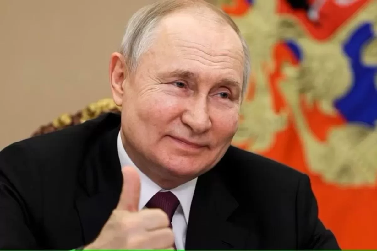 Presiden Rusia Vladimir Putin. Kami menyerukan kepada pihak Palestina dan Israel untuk menerapkan gencatan senjata segera, meninggalkan kekerasan, dan menahan diri, kata Juru Bicara Kementerian Luar Negeri Rusia Zakharova dalam sebuah pernyataan.(AP via VOA INDONESIA)