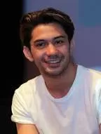 Reza Rahadian Bantah Ada Hubungan Spesial dengan Prilly Latuconsina