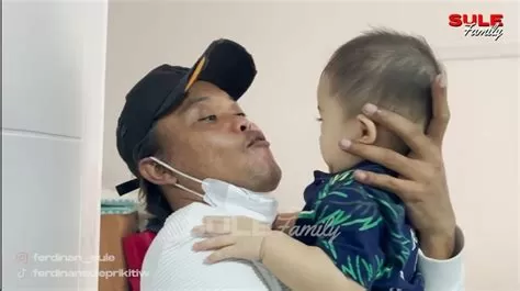 Sule dan Adzam: Kisah Pilu Ayah dan Anak yang Terpisah