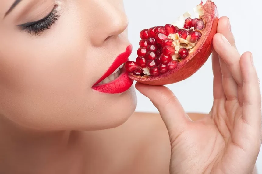 Cantik dan Glowing Cukup dengan Buah Delima, Mau Coba? Ini dia Caranya