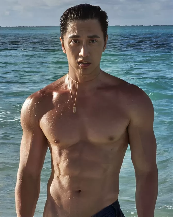 Chuando Tan, Fotografer dan Mantan Model yang Tampak Muda dan Kekar di Usia Hampir 60 Tahun: Ini Dia 4 Hal yang Ia Lakukan untuk Merawat Diri