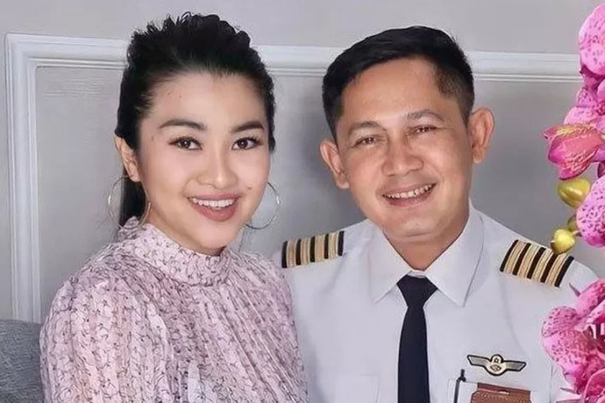 Fitri Carlina: Kisah Pilu di Balik Senyum Manis Sang Bintang Dangdut