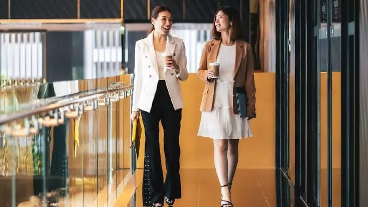 Mbak-Mbak SCBD: Gaya Hidup dan Fashion yang Menawan