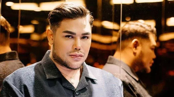 Ivan Gunawan Tinggalkan Indonesia dengan Koleksi Lebaran 2024 yang Memukau