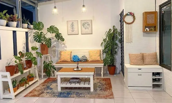 Ide Desain Ruang Tamu dan Teras Rumah yang Hemat Budget dengan Sentuhan Klasik dan Minimalis