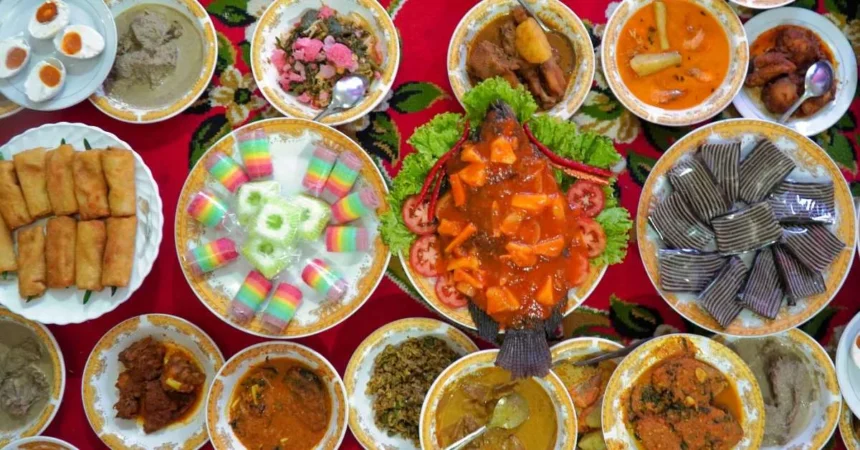 5 Zodiak yang Paling Sering Makan Berlebihan Saat Buka Puasa, Nomor 4 Paling Mengejutkan!