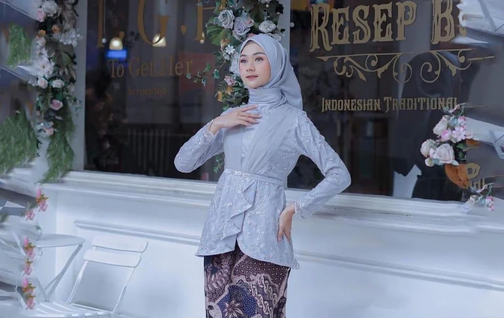 Tren Kebaya Lebaran 2024: Panduan Lengkap untuk Penampilan Memukau di Hari Raya Idul Fitri