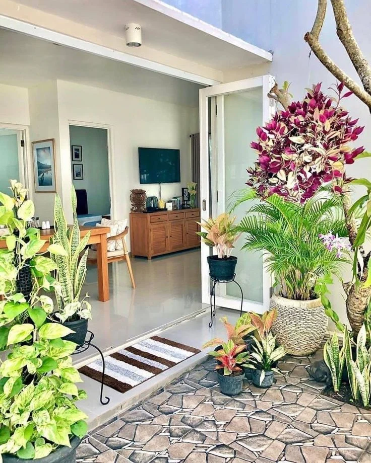 10 Desain Teras Mungil Minimalis yang Bikin Tamu Betah 
