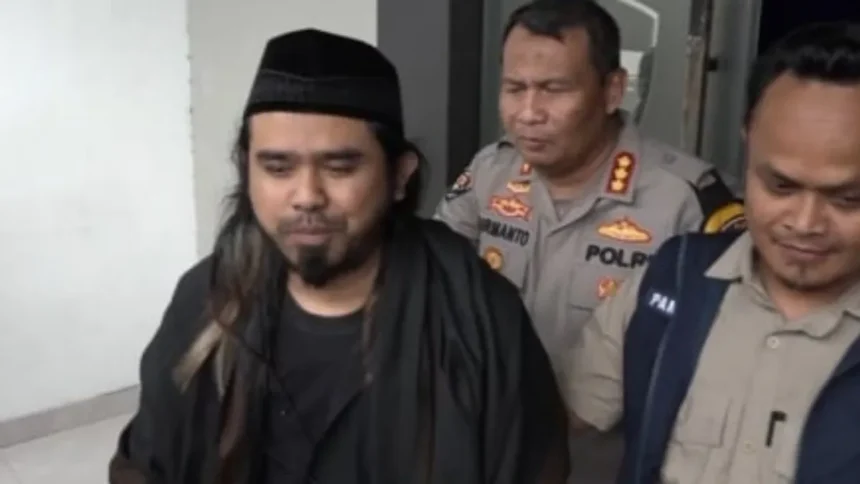Gus Samsudin, Pemimpin Aliran Sesat yang Viral, Ternyata Sewa Rumah Warga Rp200 Ribu untuk Syuting Video