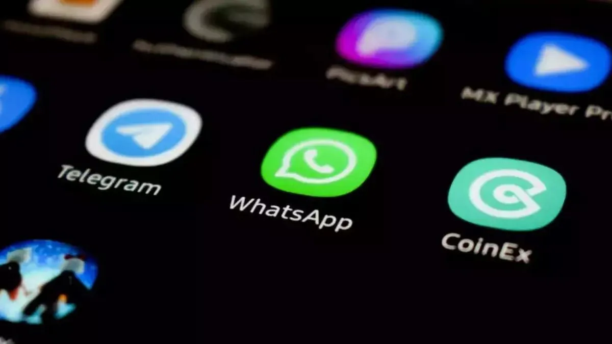Bosen Dibombardir Chat yang Nggak Penting? WhatsApp Kini Punya Solusinya!
