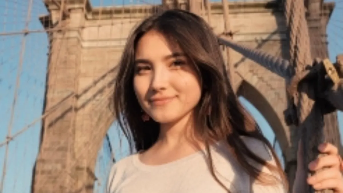 Potret Cantik Maria Zhang, Pemeran Suki di Avatar: The Last Airbender