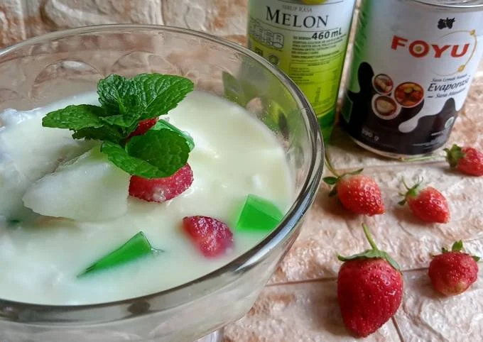 Resep Es Buah Susu Evaporasi Segar untuk Menu Buka Puasa