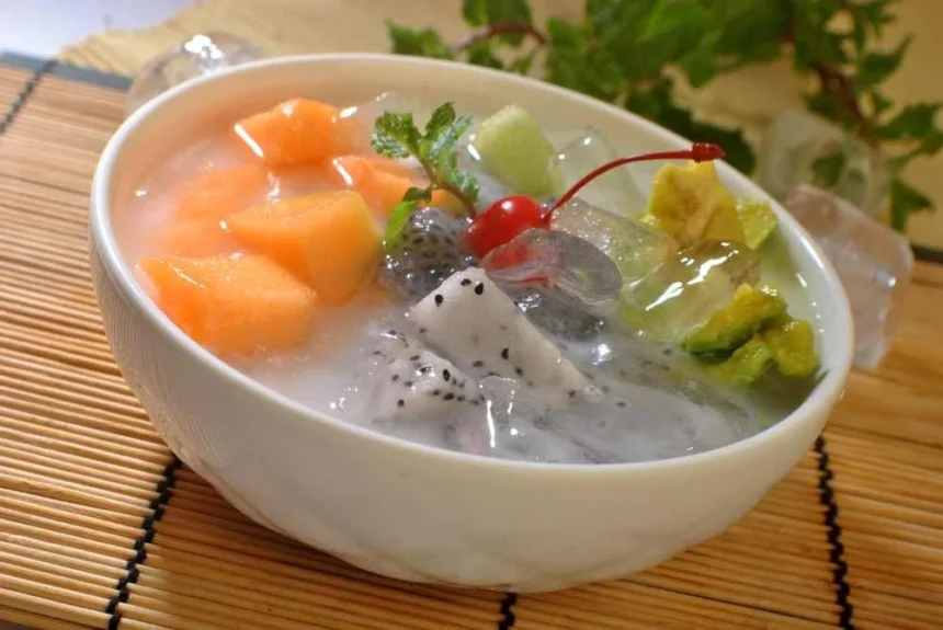 Resep Es Buah Susu Kental Manis Segar Sederhana untuk Menu Buka Puasa
