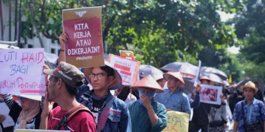 BBM Mahal, UKT Tinggi: Apakah Rakyat Dipaksa Memilih Antara Pendidikan dan Kehidupan?