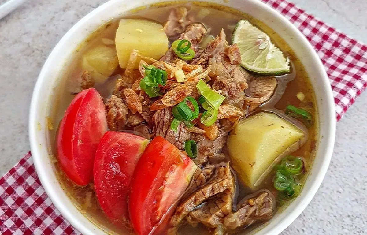 5 Spot Makan Soto Daging Terbaik Ternyaman di Semarang, Mulai dari Rp 6 Ribuan Aja!