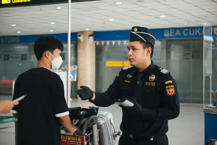 4 Jam Perjuangan di Bea Cukai: Korban Sistem Error atau Ketidakbecusan Petugas?
