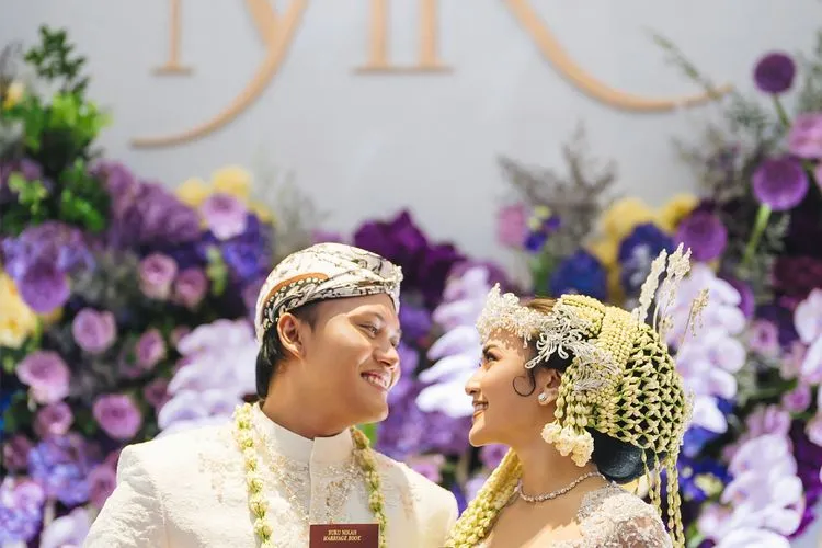 Di Balik Mahar dan Busana Pengantin: Makna Mendalam Pernikahan Mahalini dan Rizky Febian