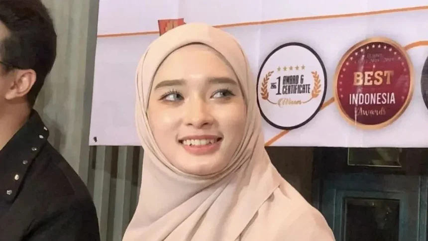 Kedekatan Inara Rusli dan Ivan Gunawan: Benih Cinta atau Hanya Persahabatan? Ini Faktanya!